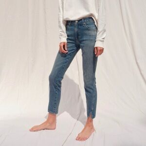 AMO Twist High Rise Tapered Leg Jean in Dark Vintage Wash Size 30